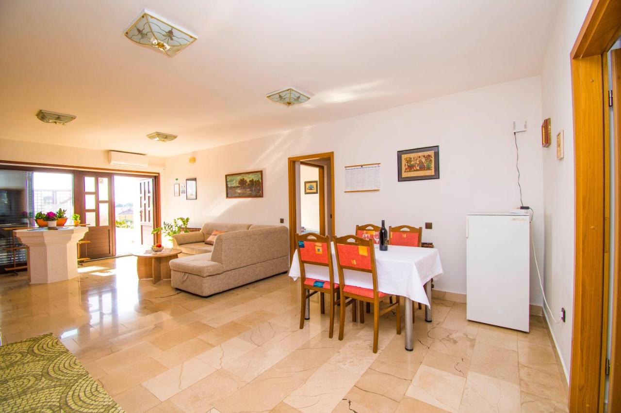 Apartments Grand & Plav In Krk Đảo Krk Ngoại thất bức ảnh