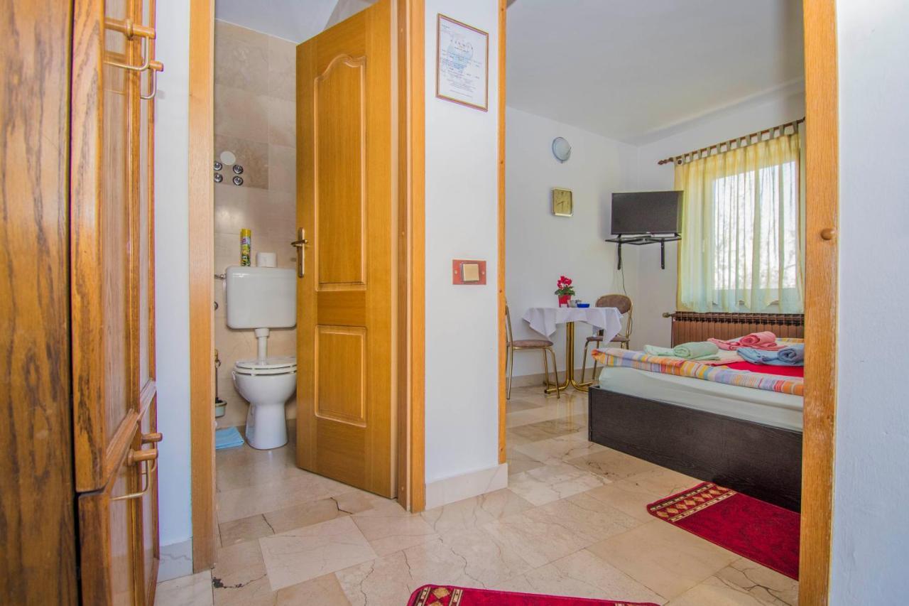 Apartments Grand & Plav In Krk Đảo Krk Ngoại thất bức ảnh