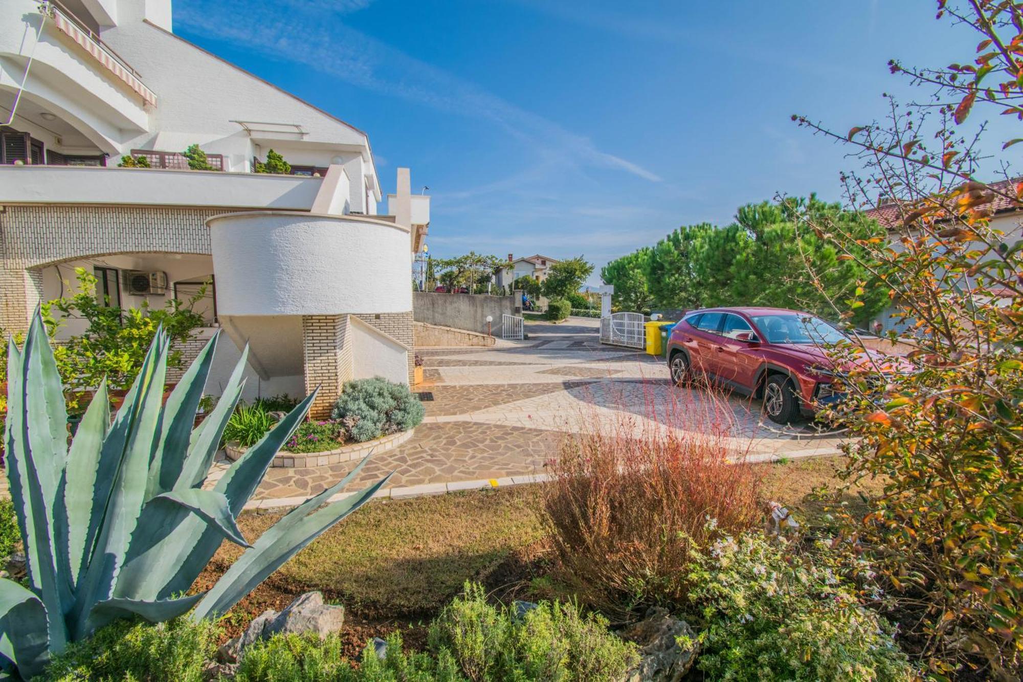 Apartments Grand & Plav In Krk Đảo Krk Ngoại thất bức ảnh