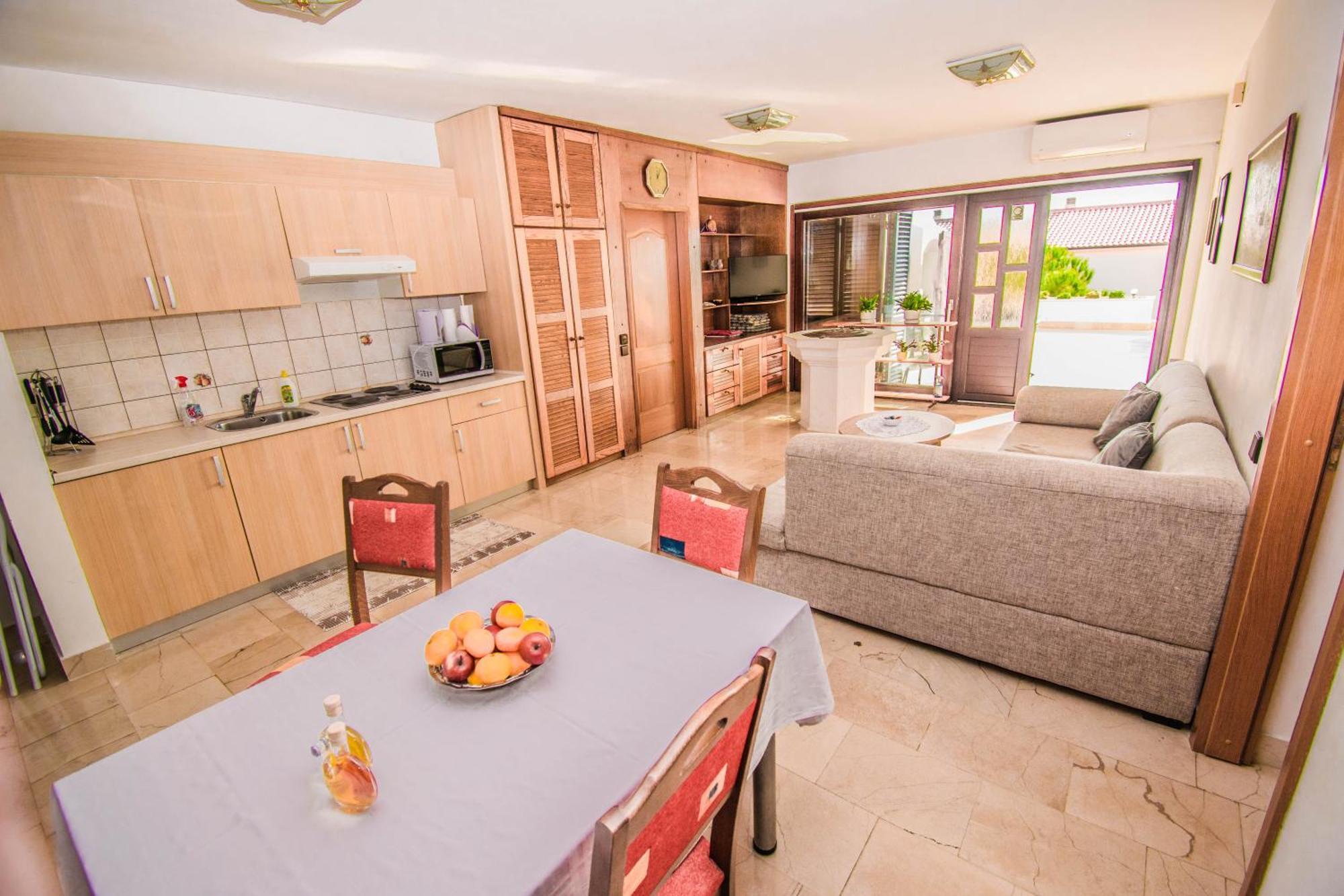 Apartments Grand & Plav In Krk Đảo Krk Ngoại thất bức ảnh