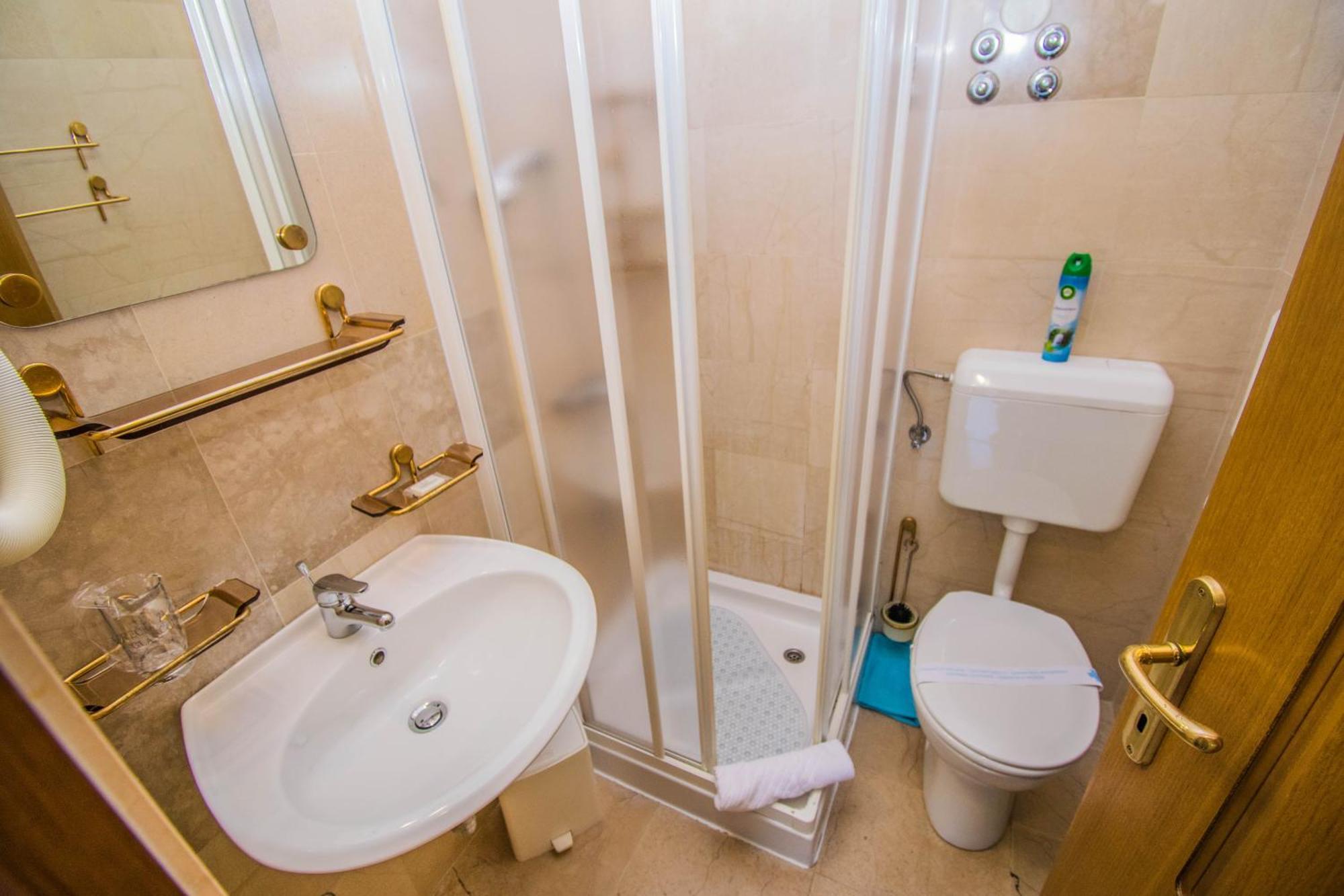 Apartments Grand & Plav In Krk Đảo Krk Ngoại thất bức ảnh