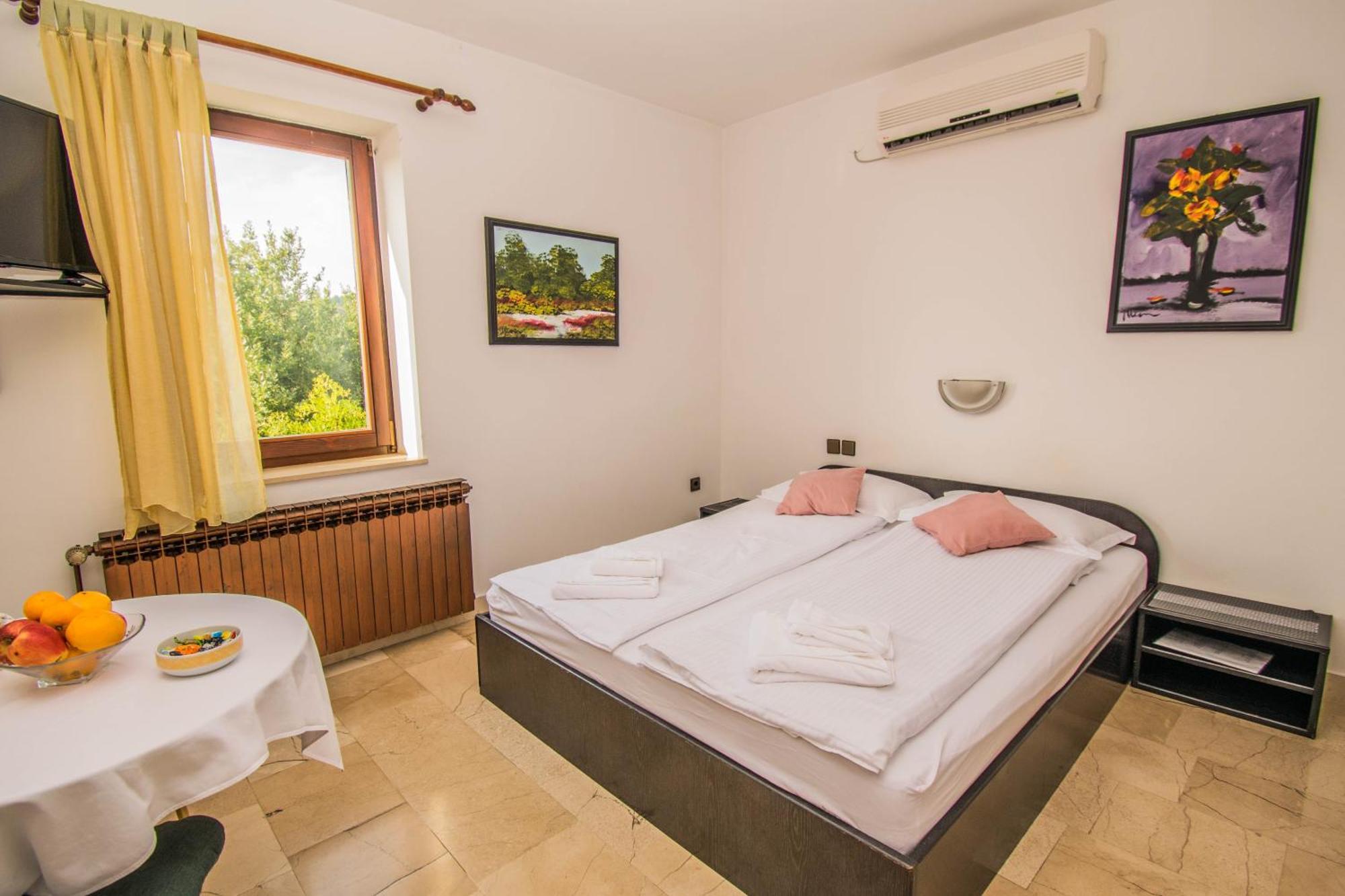 Apartments Grand & Plav In Krk Đảo Krk Ngoại thất bức ảnh